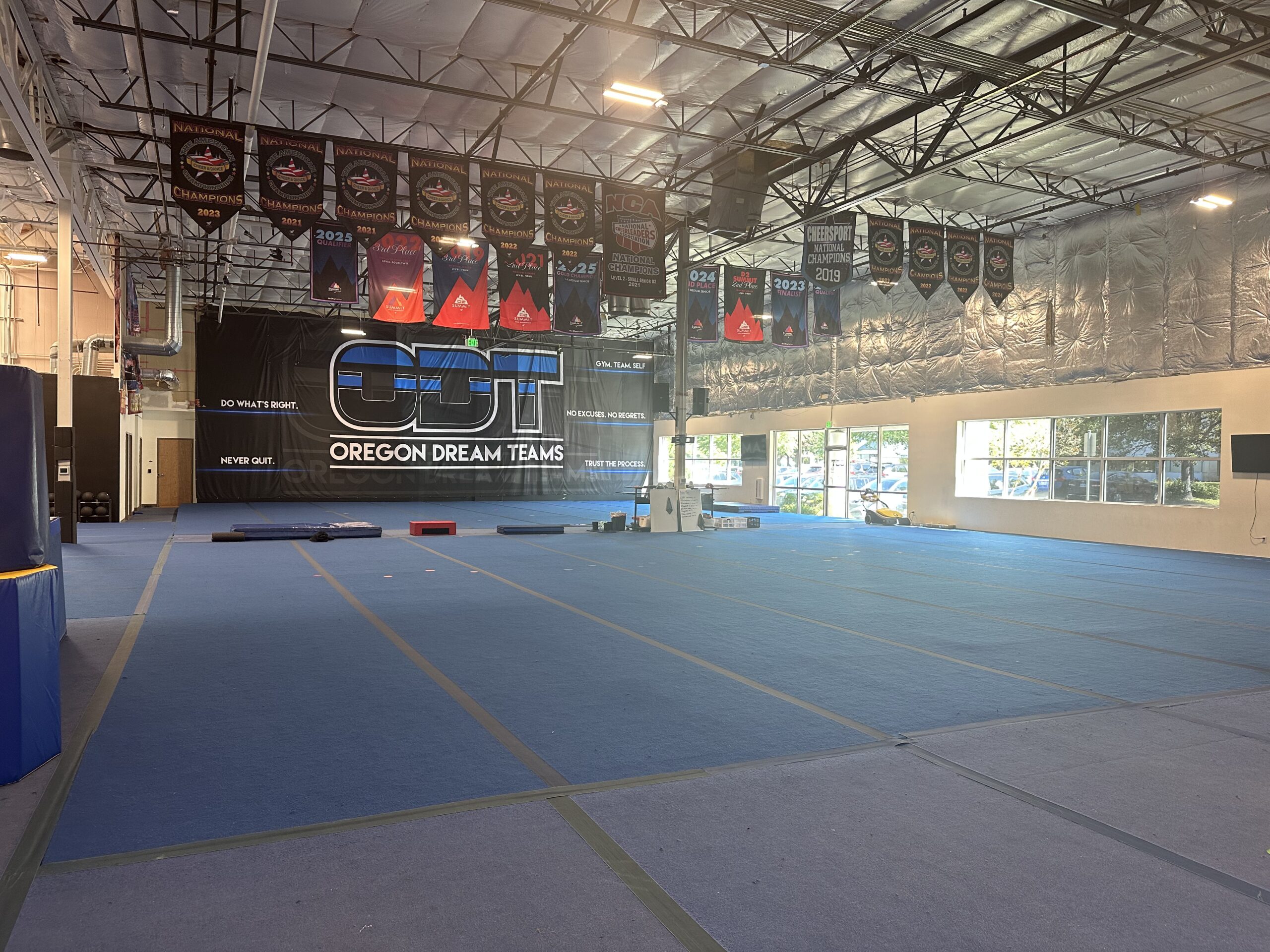Oregon Dream Teams cheerleading and tumbling Tigard Wilsonville OR